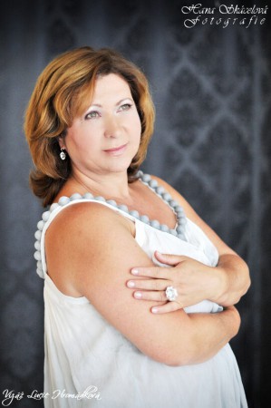 Líčení a vlasy+lepené řasy, má práce.